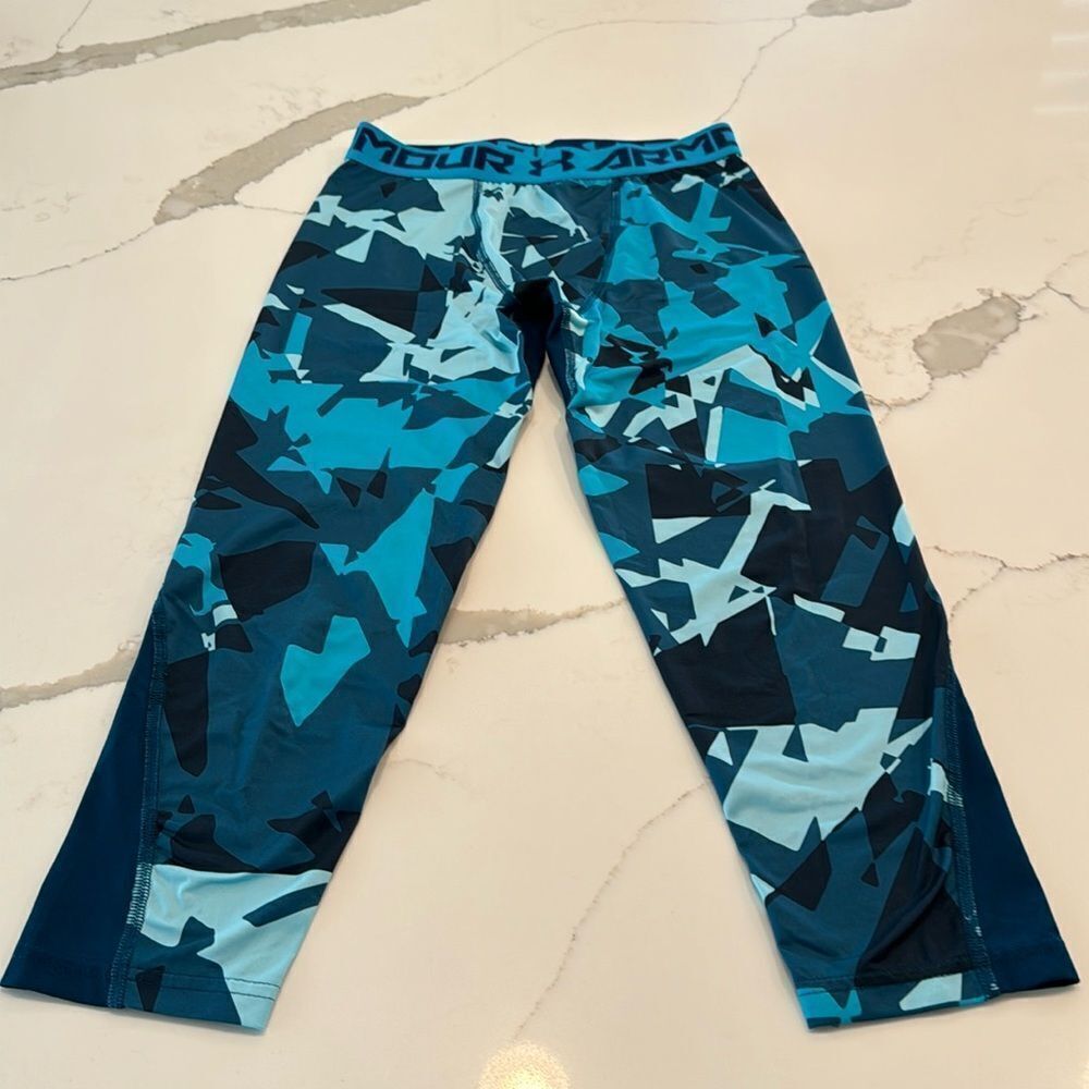 Under Armour Fitted Underwear. Youth Large. Heatgear. Excellent quality.